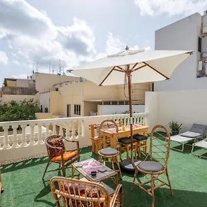 Close To Airport, Double Bedroom, Sofa-bed, Private Bathroom For Adults And Children Aged 10 And Over Only Accommodatie bij particulieren