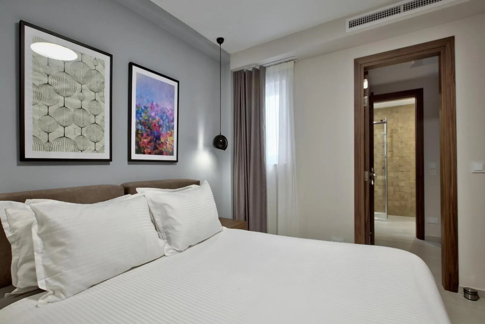 Sea Front Spacious Valletta Views Apartments Sliema